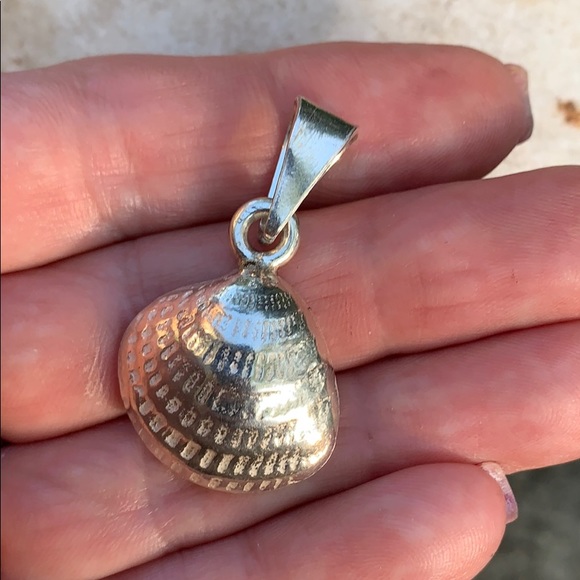 Vintage Sterling Silver Taxco Sea Shell Pendant - Picture 3 of 11